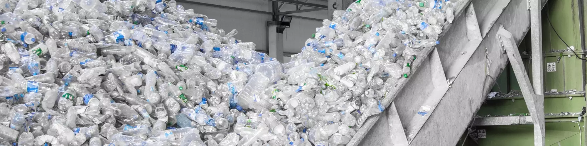 Imagen de cómo reciclar plástico: en esta imagen se muestra cómo reciclar plástico y cómo identificar los diferentes tipos de plástico.